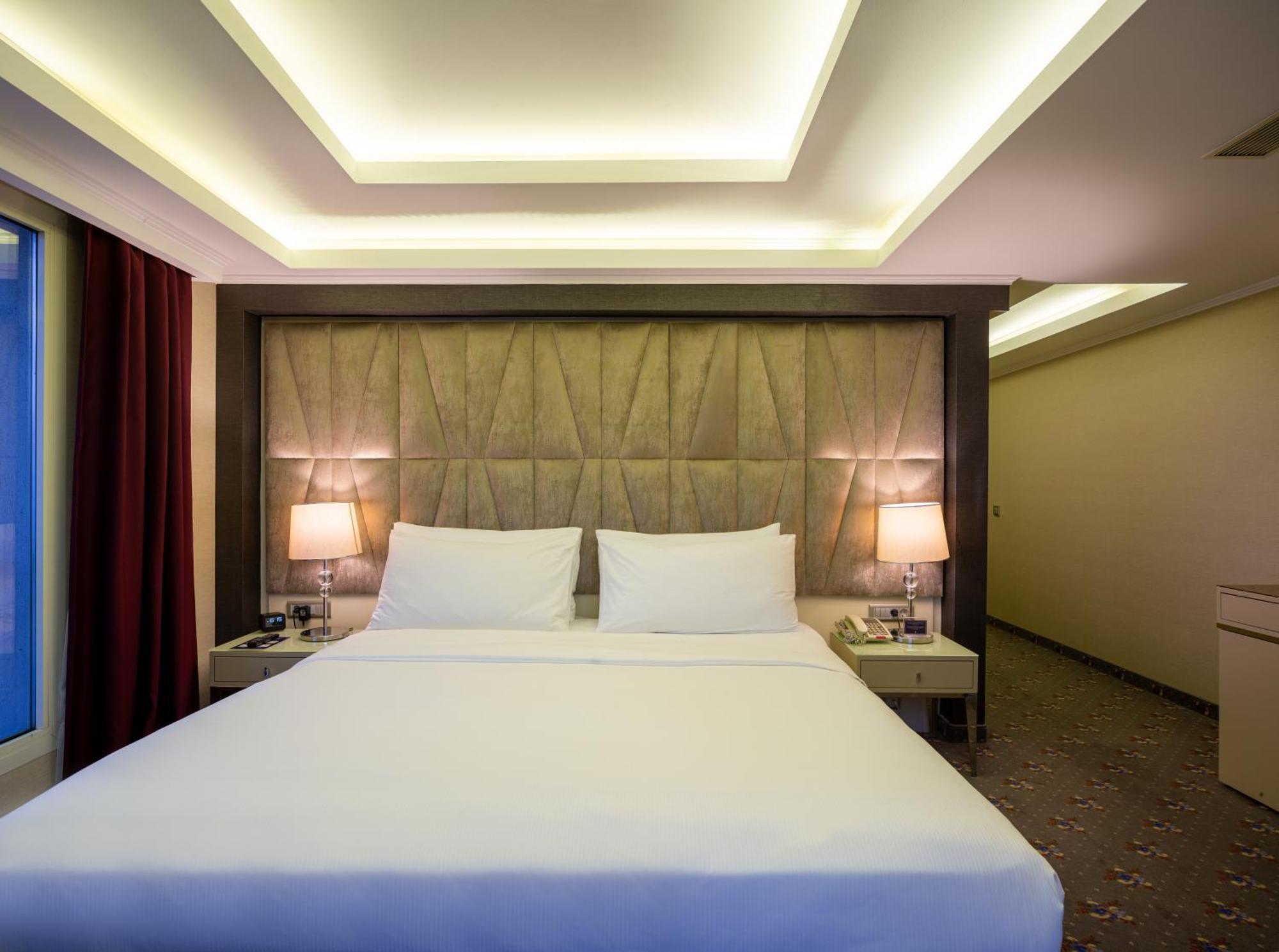 Doubletree By Hilton Izmir - Alsancak Hotell Eksteriør bilde