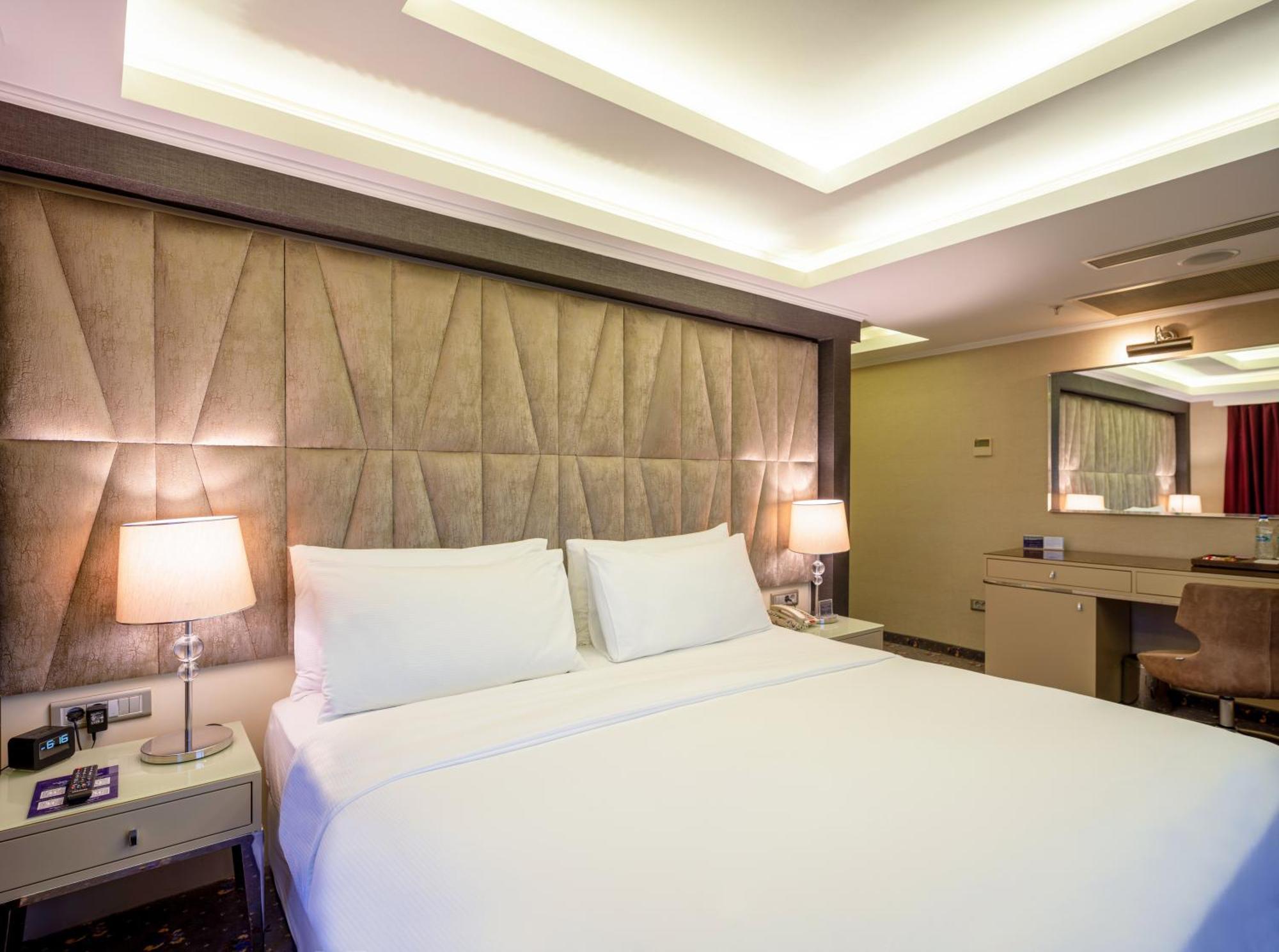 Doubletree By Hilton Izmir - Alsancak Hotell Eksteriør bilde