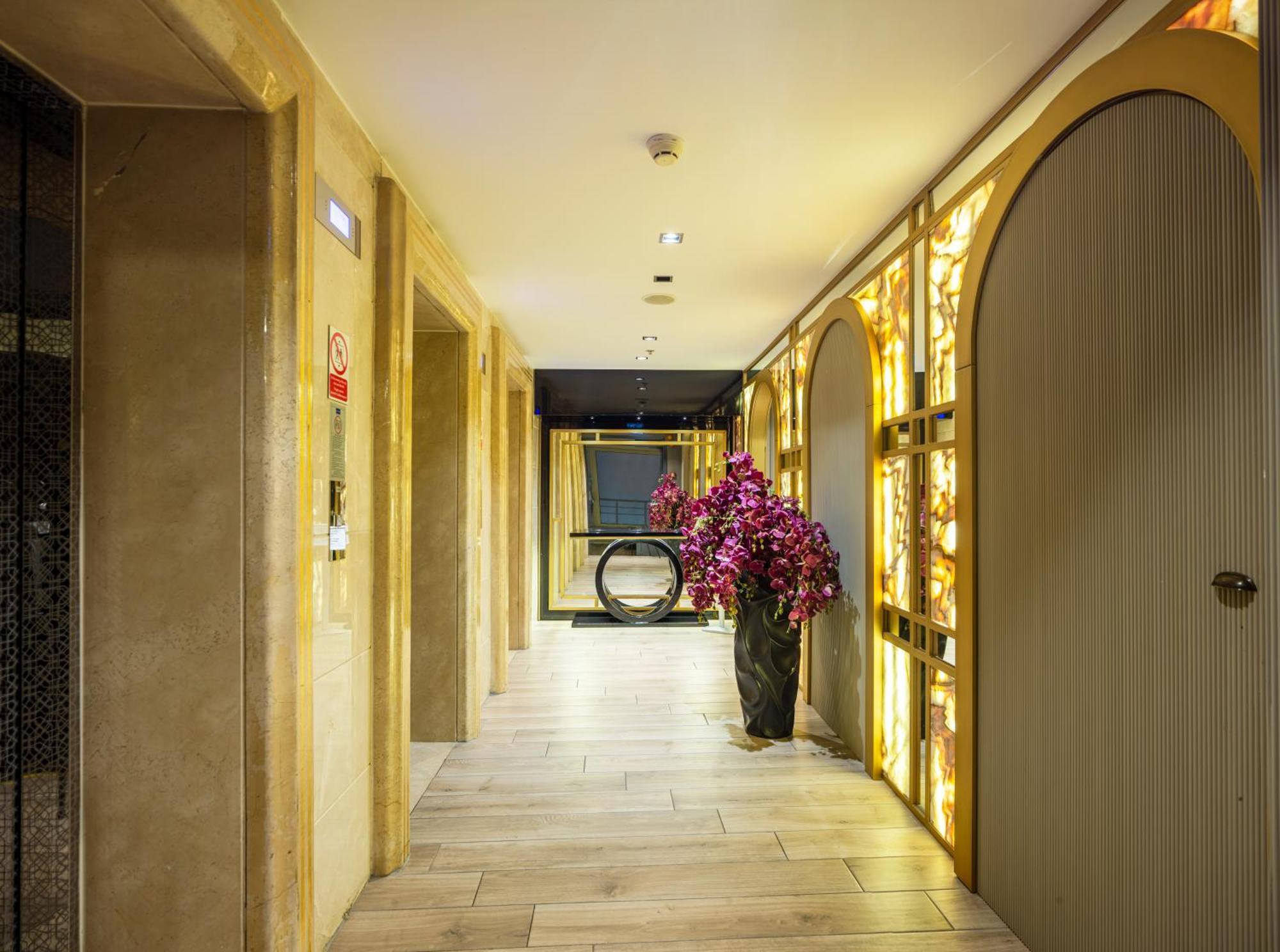 Doubletree By Hilton Izmir - Alsancak Hotell Eksteriør bilde