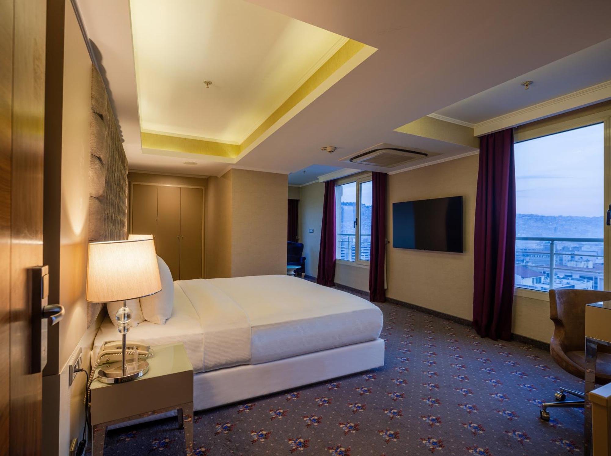 Doubletree By Hilton Izmir - Alsancak Hotell Eksteriør bilde