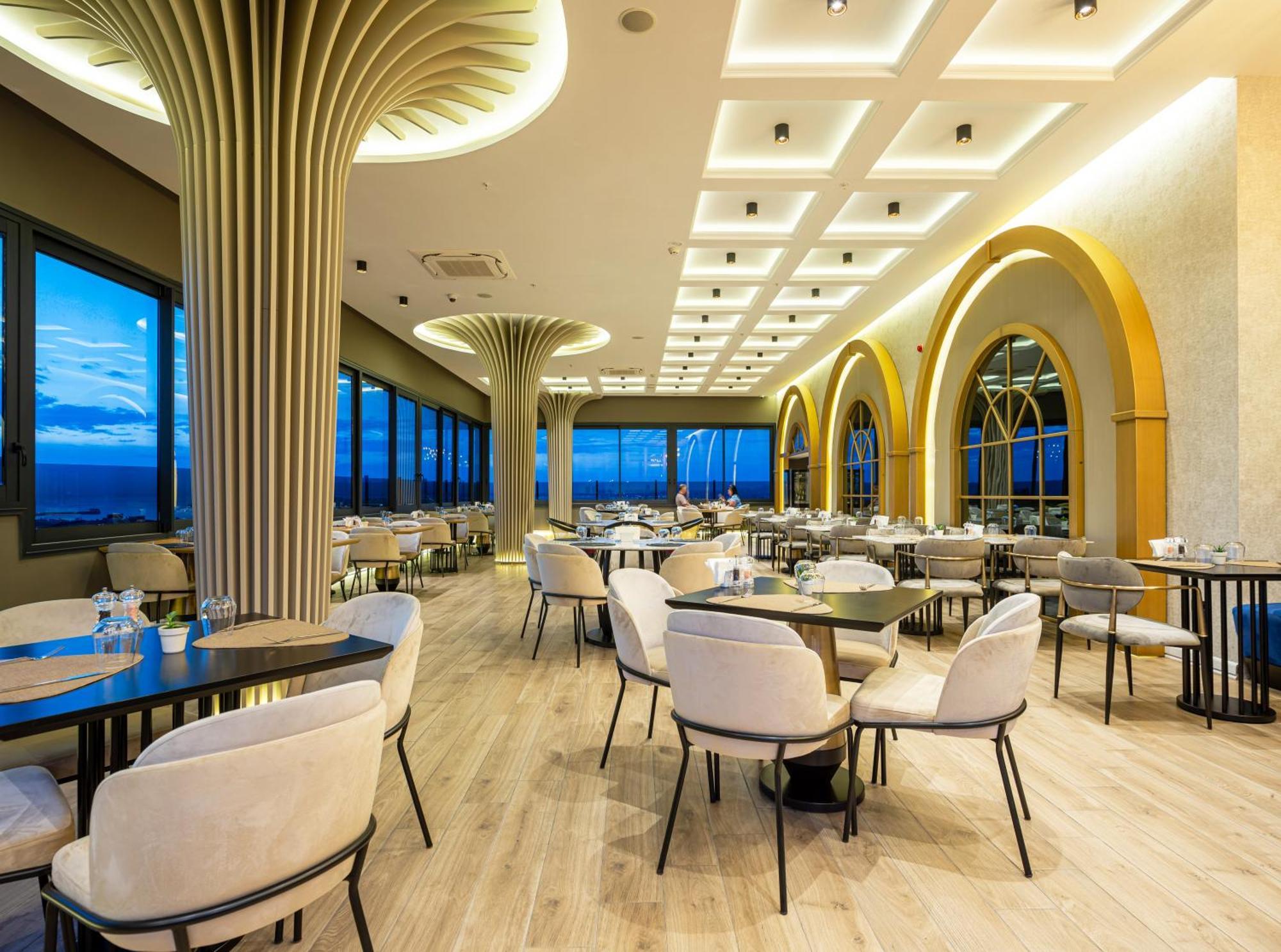Doubletree By Hilton Izmir - Alsancak Hotell Eksteriør bilde