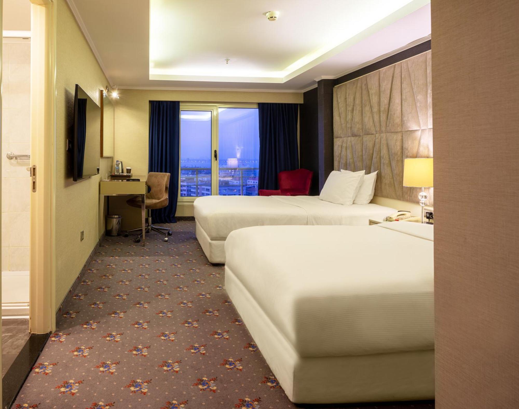 Doubletree By Hilton Izmir - Alsancak Hotell Eksteriør bilde