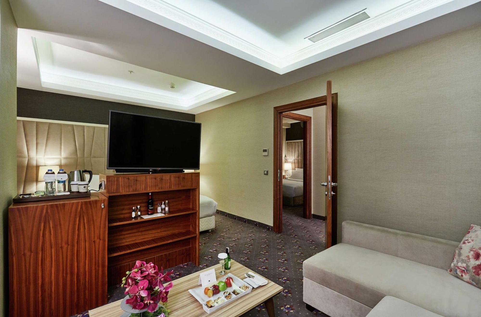 Doubletree By Hilton Izmir - Alsancak Hotell Eksteriør bilde