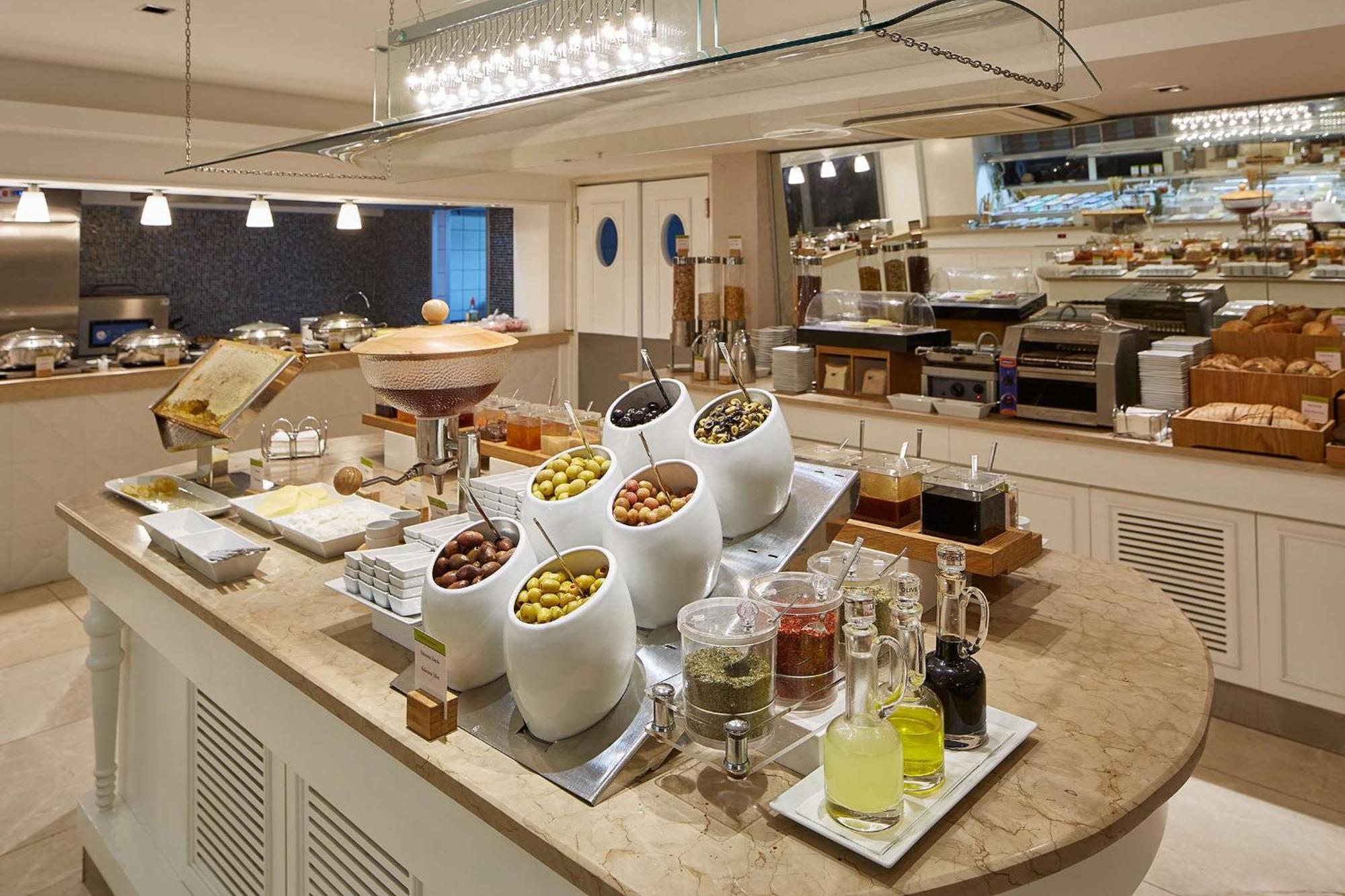 Doubletree By Hilton Izmir - Alsancak Hotell Eksteriør bilde