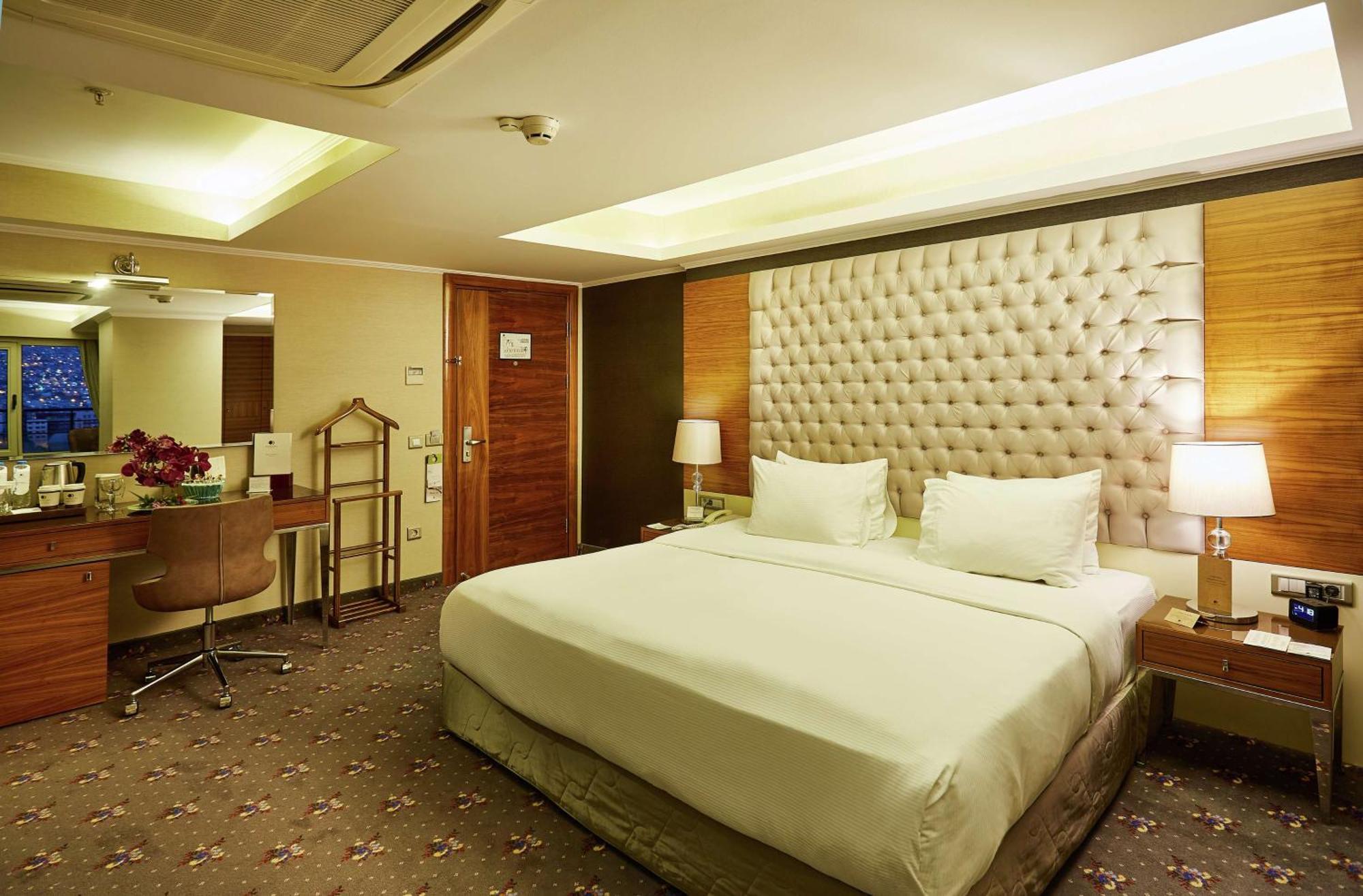Doubletree By Hilton Izmir - Alsancak Hotell Eksteriør bilde