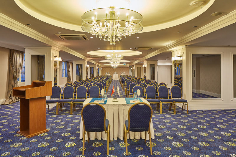 Doubletree By Hilton Izmir - Alsancak Hotell Eksteriør bilde