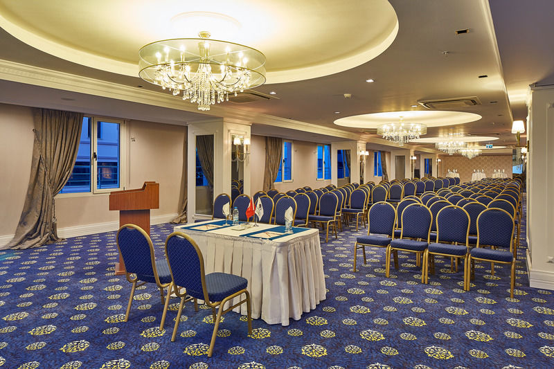 Doubletree By Hilton Izmir - Alsancak Hotell Eksteriør bilde